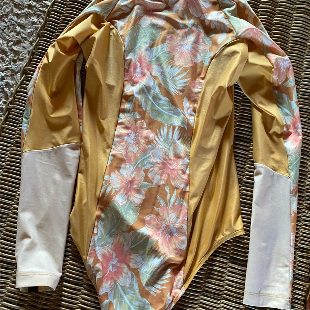 Rip curl Rashguard Swimsuit - Picture 3 of 4